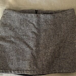 Brandy Melville Black and White Mini Pencil Skirt